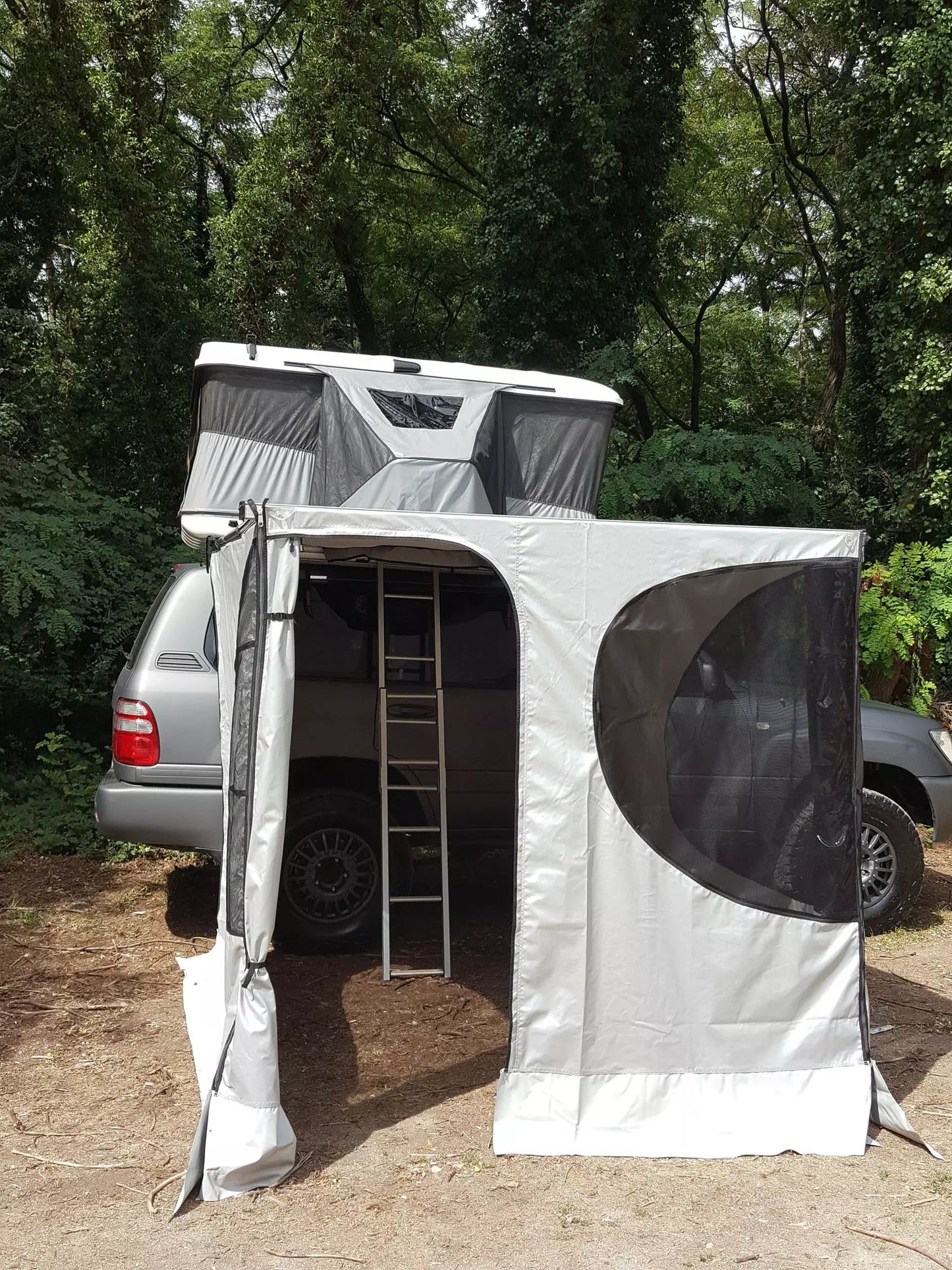 James Baroud Classic Awning walls