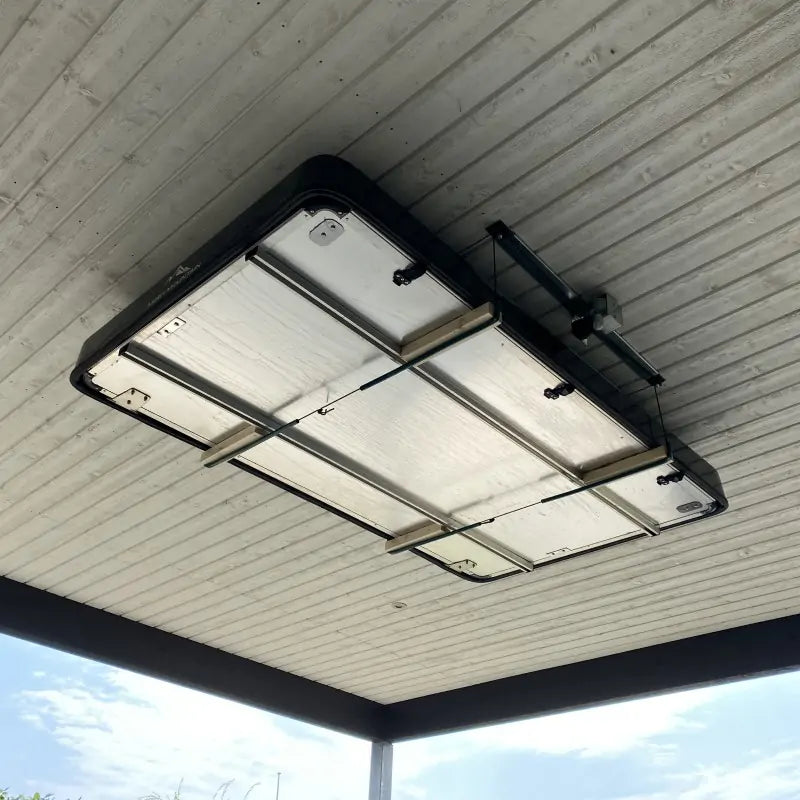 Moby Mountain Tent lift